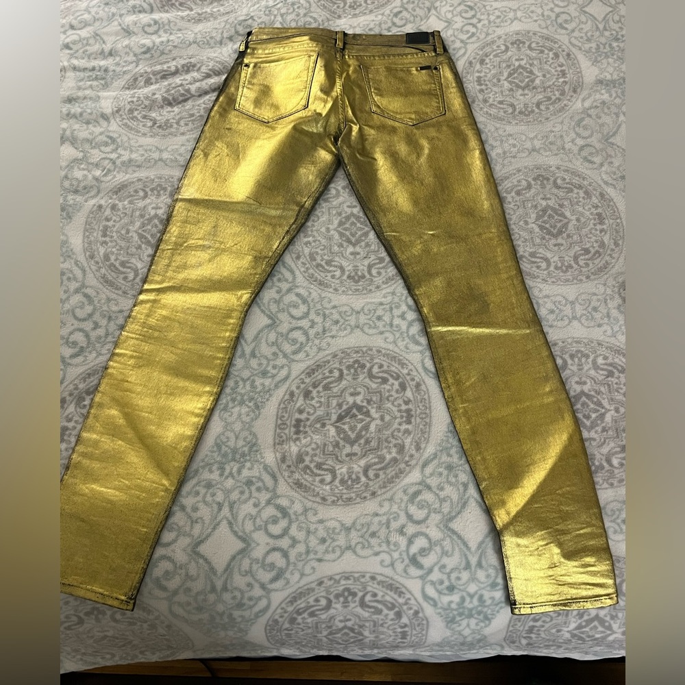 Sinclaire brand, skinny gold jeans w/tag.
